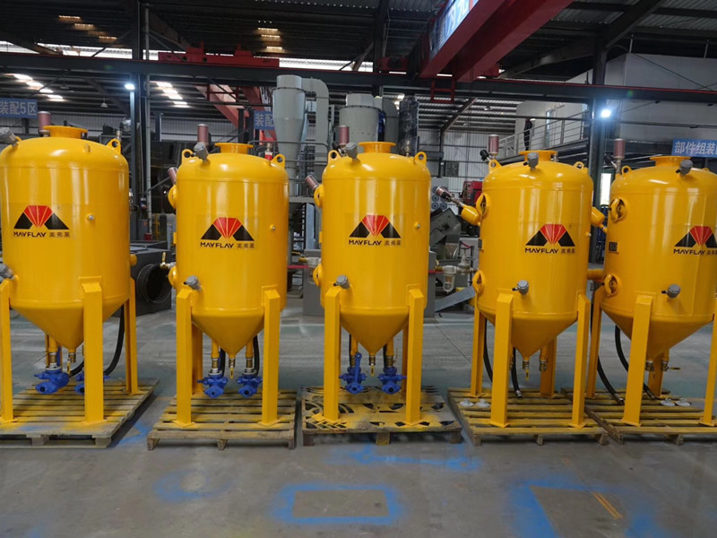 Air Blast Machine Loading: 2 Sets 24 Filters Dust Collector Equipped With Large Sand Blasting Room (图1)