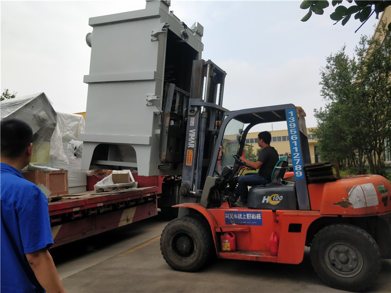 Mayflay first delivery in June hanger shot blasting machine and wet dust collector(图2)